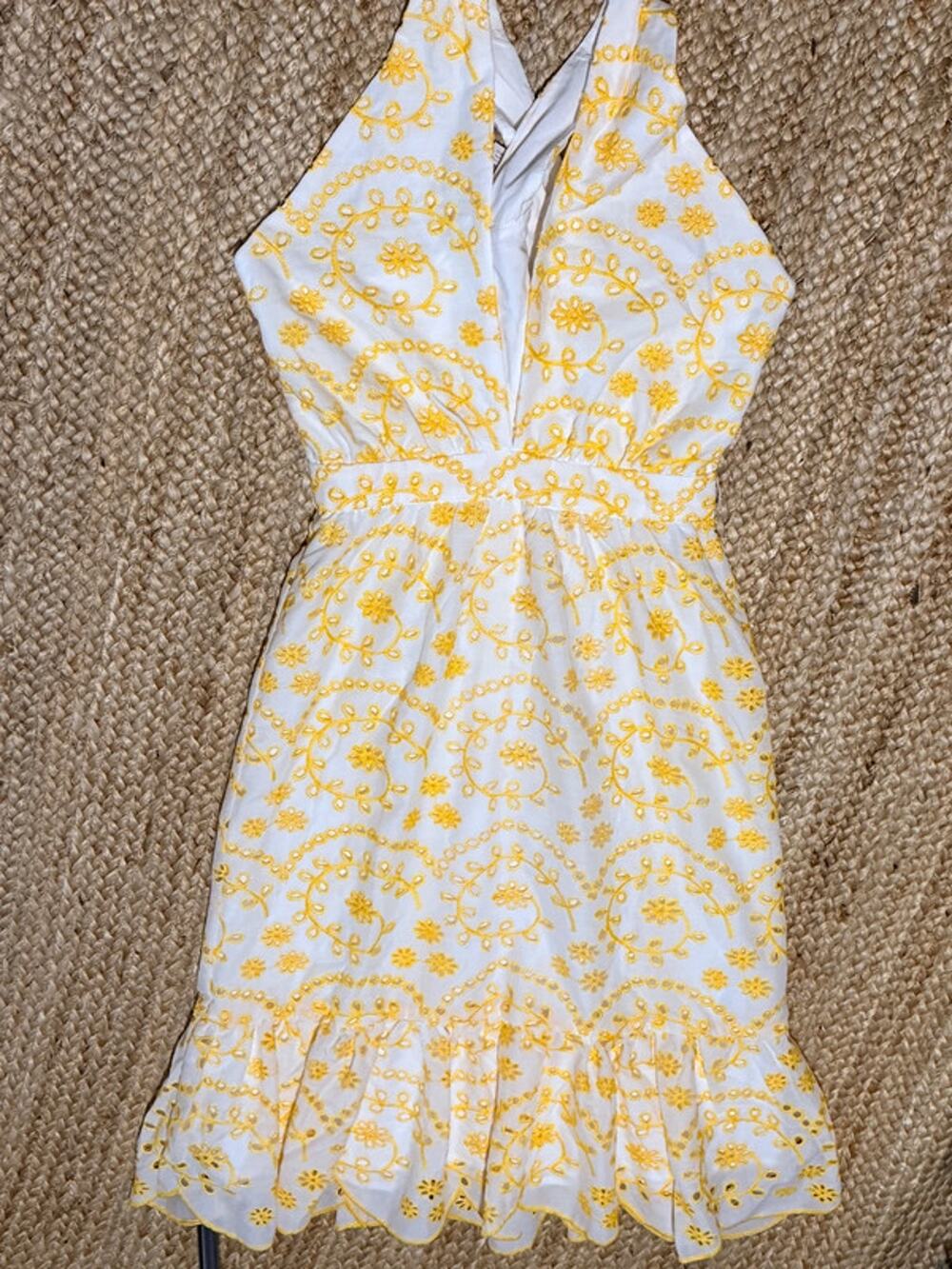 MOTF S yellow and white eyelet dress plunge V-neck S 2754
